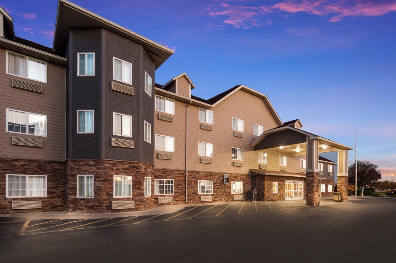 Red Roof Inn & Suites Omaha - קאונסיל בלאפס מראה חיצוני תמונה
