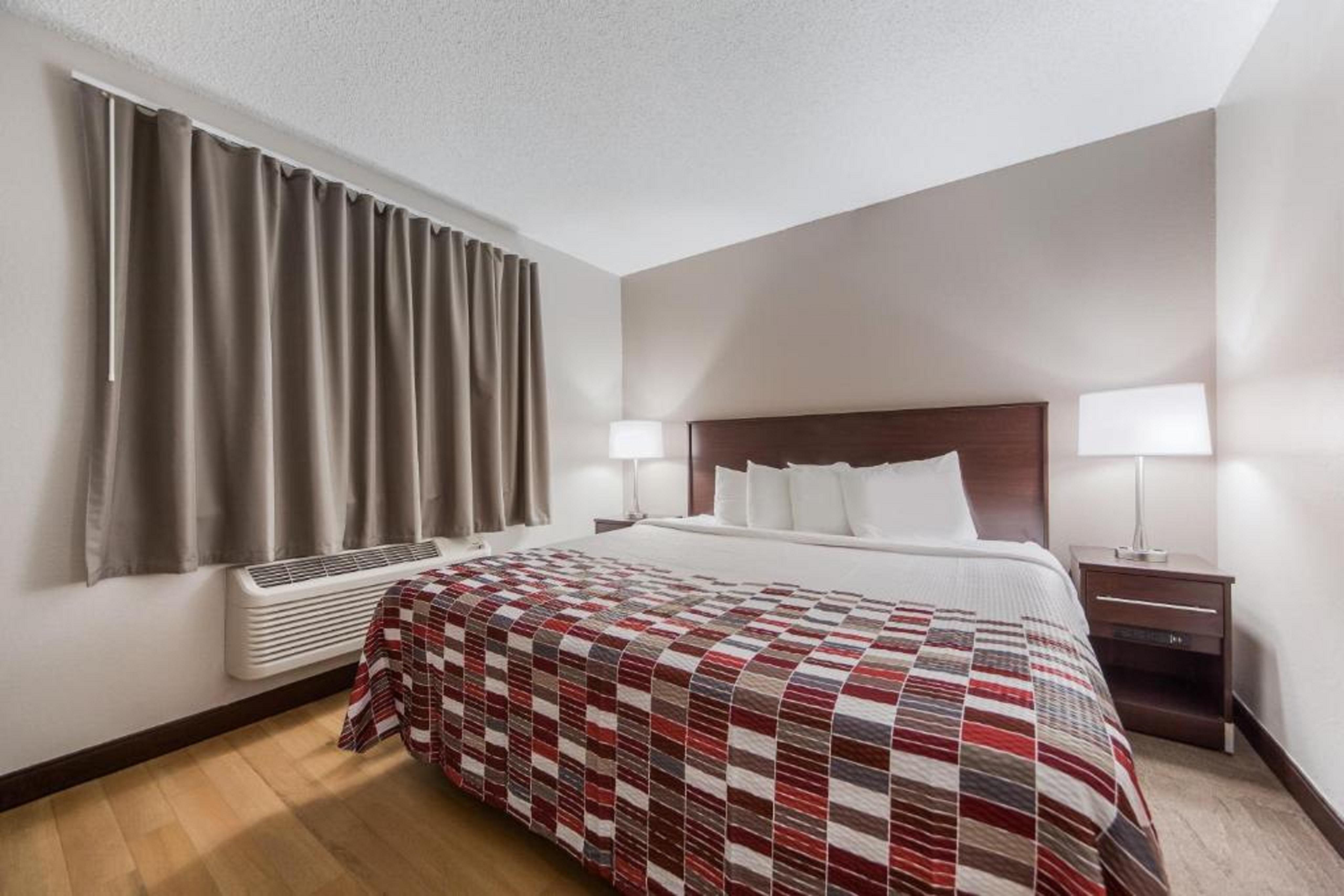 Red Roof Inn & Suites Omaha - קאונסיל בלאפס מראה חיצוני תמונה