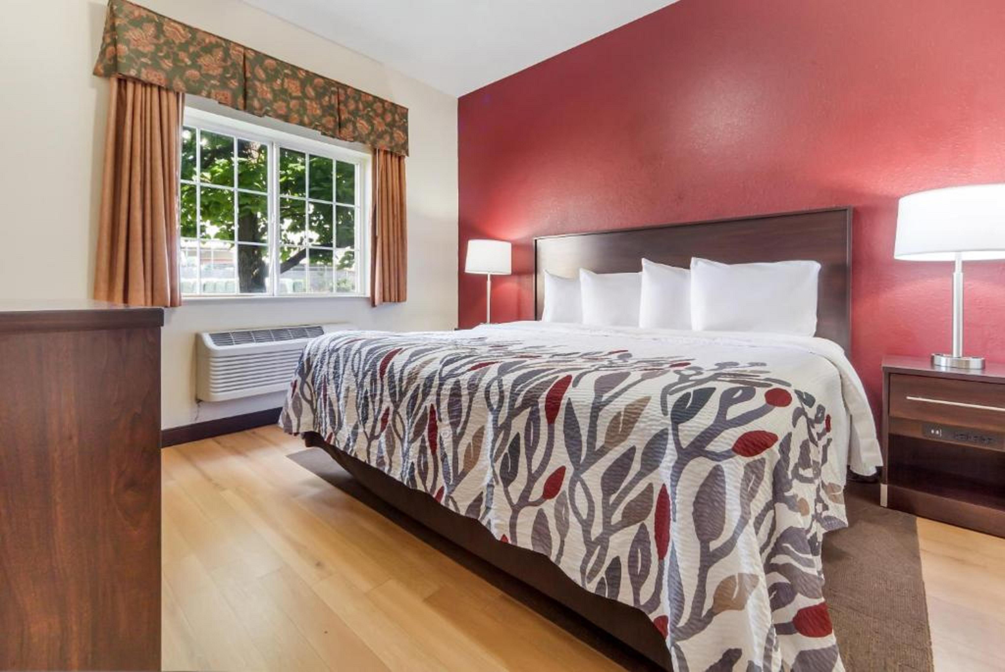 Red Roof Inn & Suites Omaha - קאונסיל בלאפס מראה חיצוני תמונה