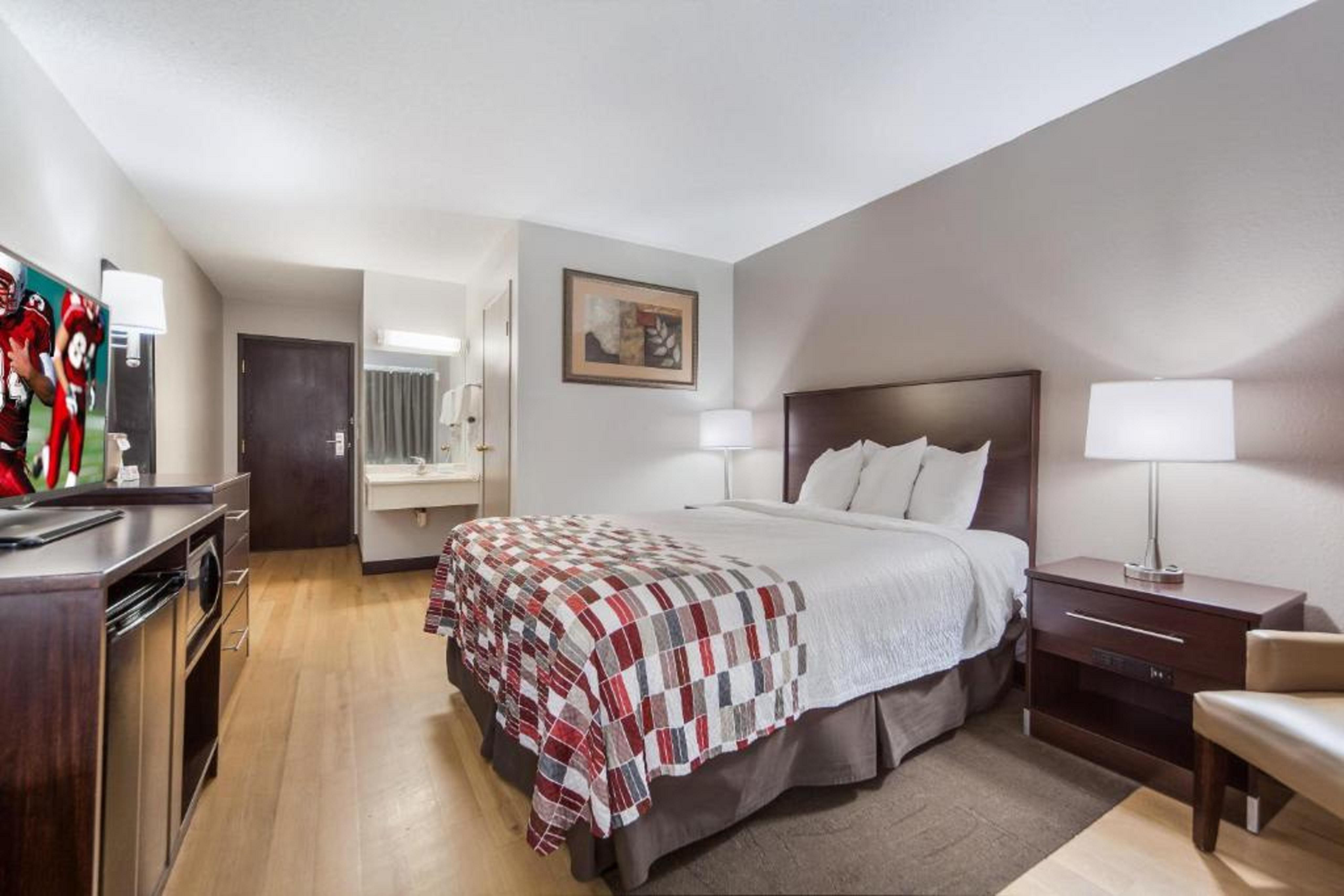 Red Roof Inn & Suites Omaha - קאונסיל בלאפס מראה חיצוני תמונה