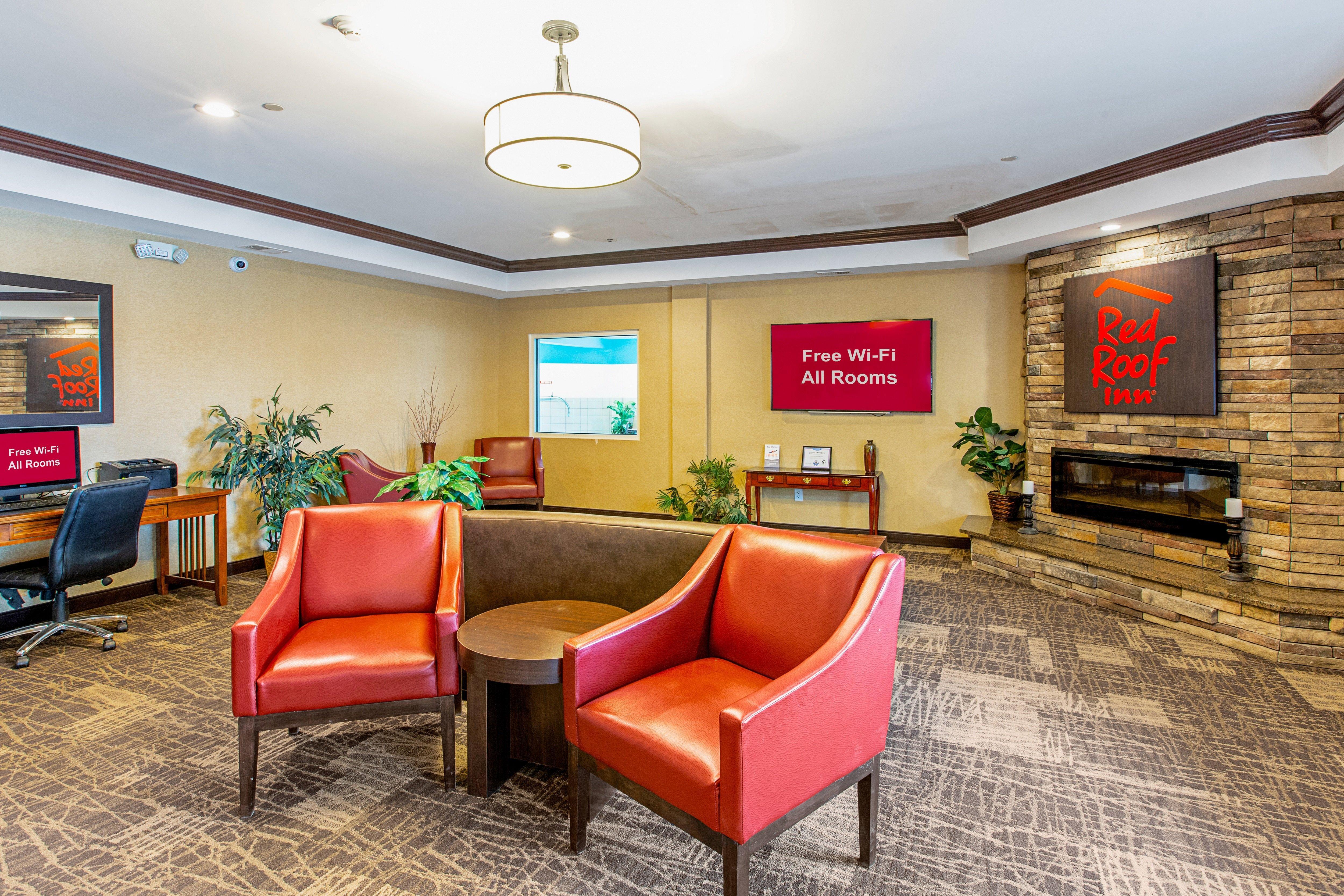 Red Roof Inn & Suites Omaha - קאונסיל בלאפס מראה חיצוני תמונה