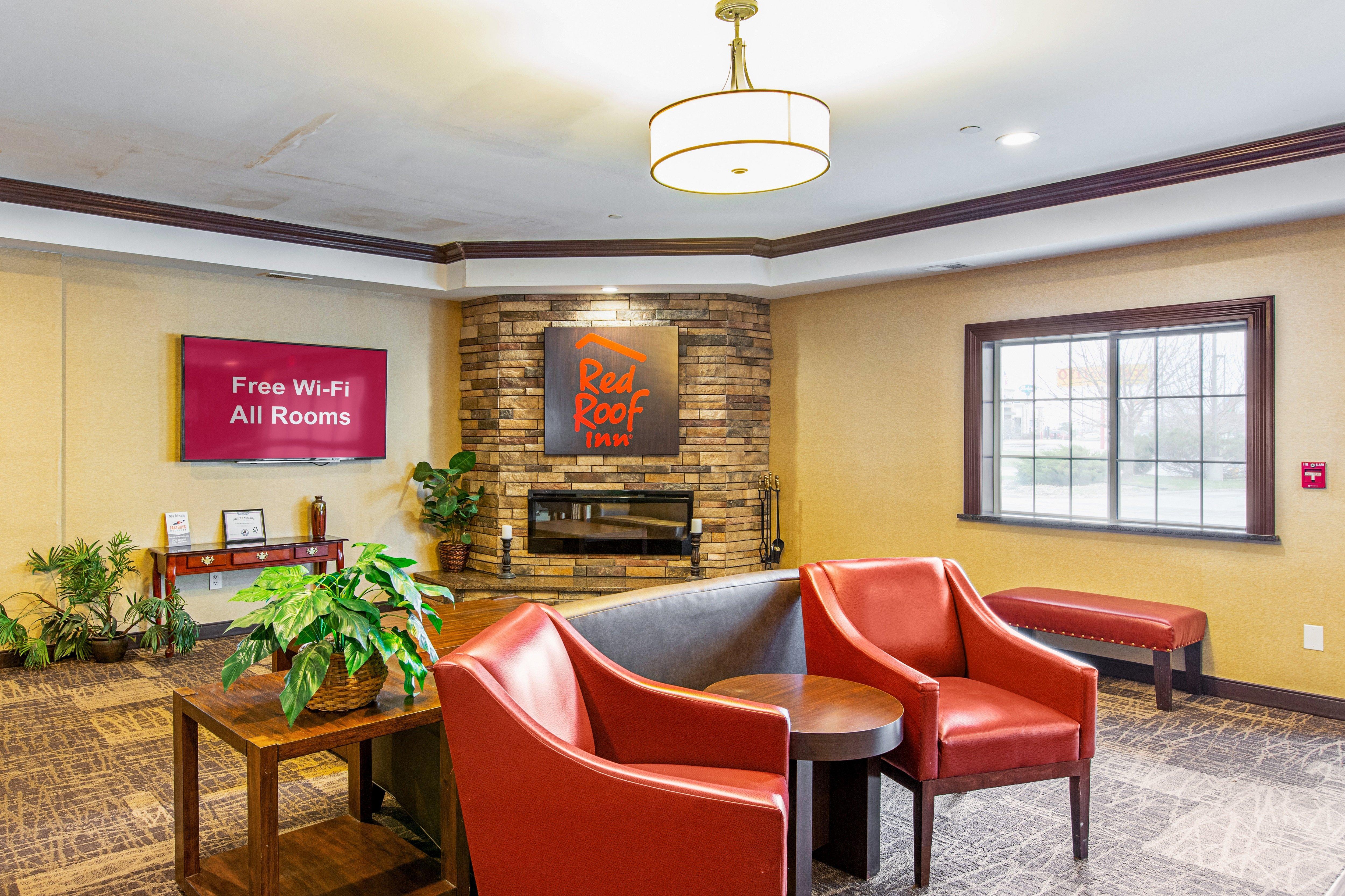 Red Roof Inn & Suites Omaha - קאונסיל בלאפס מראה חיצוני תמונה