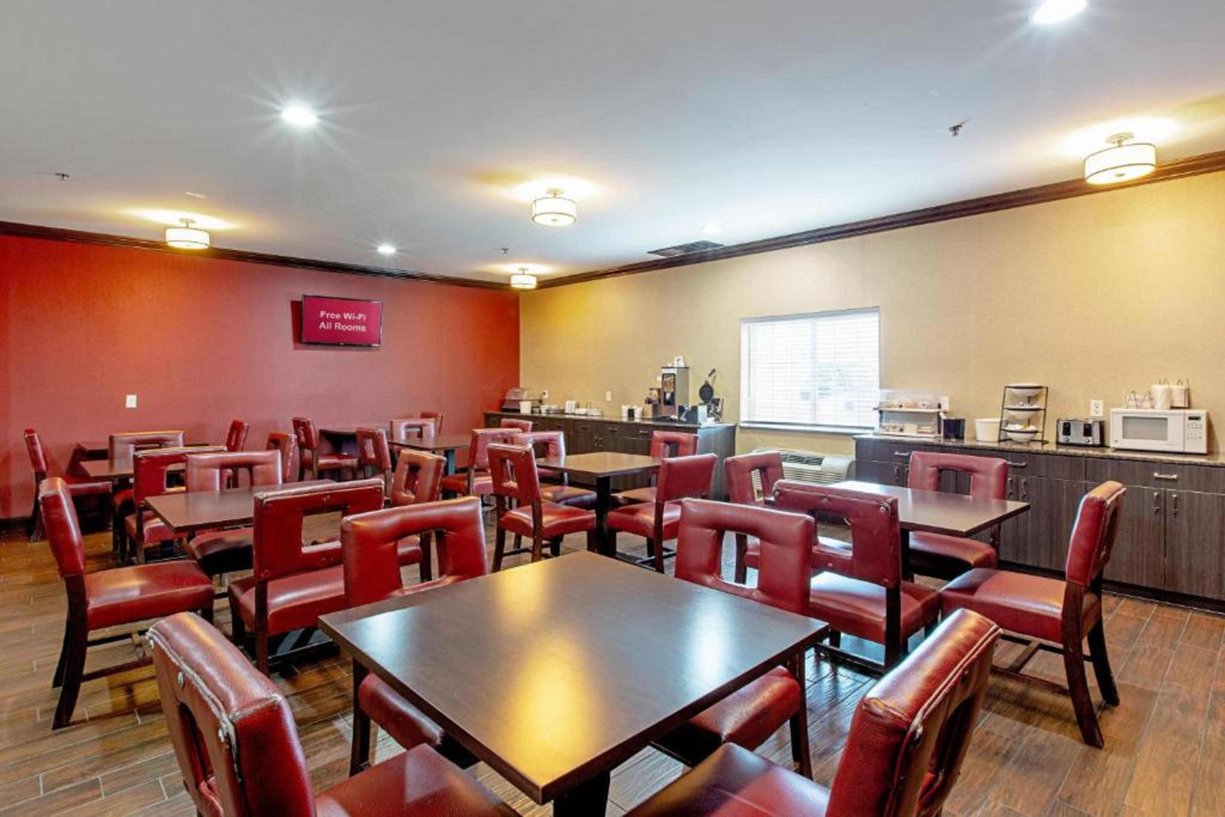 Red Roof Inn & Suites Omaha - קאונסיל בלאפס מראה חיצוני תמונה