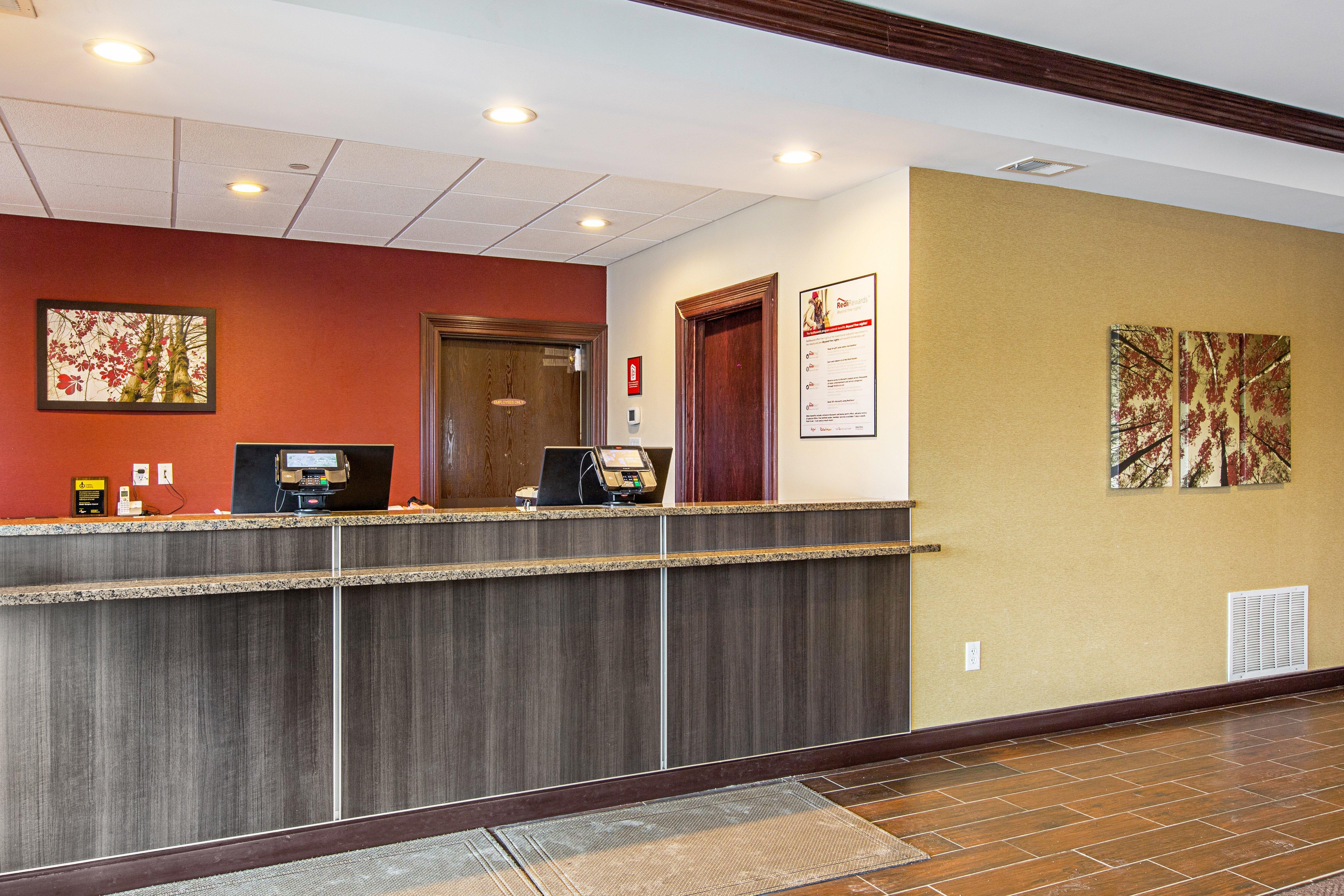 Red Roof Inn & Suites Omaha - קאונסיל בלאפס מראה חיצוני תמונה
