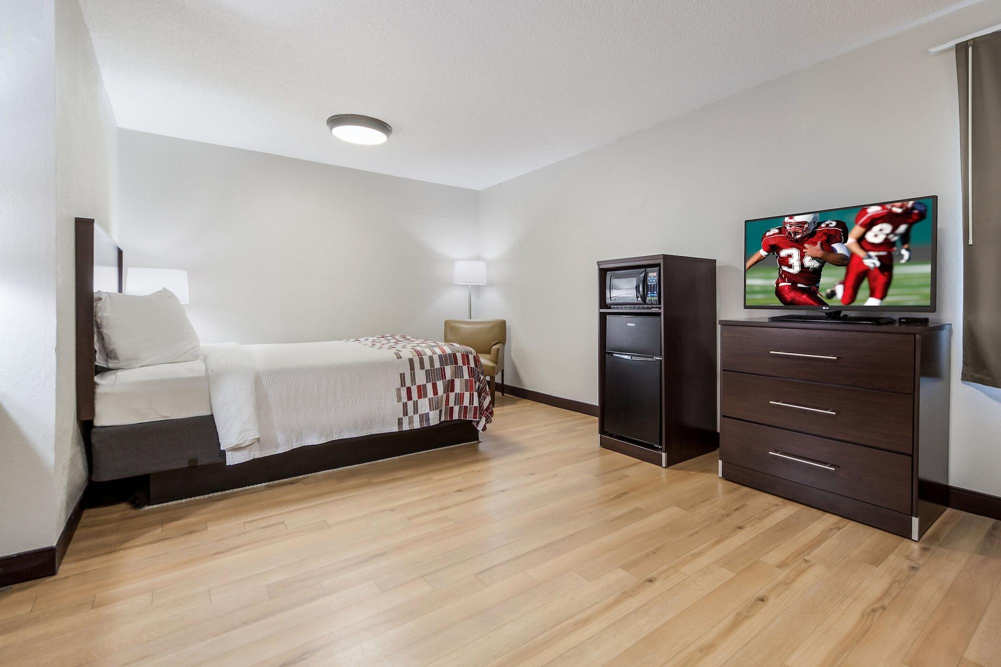 Red Roof Inn & Suites Omaha - קאונסיל בלאפס מראה חיצוני תמונה