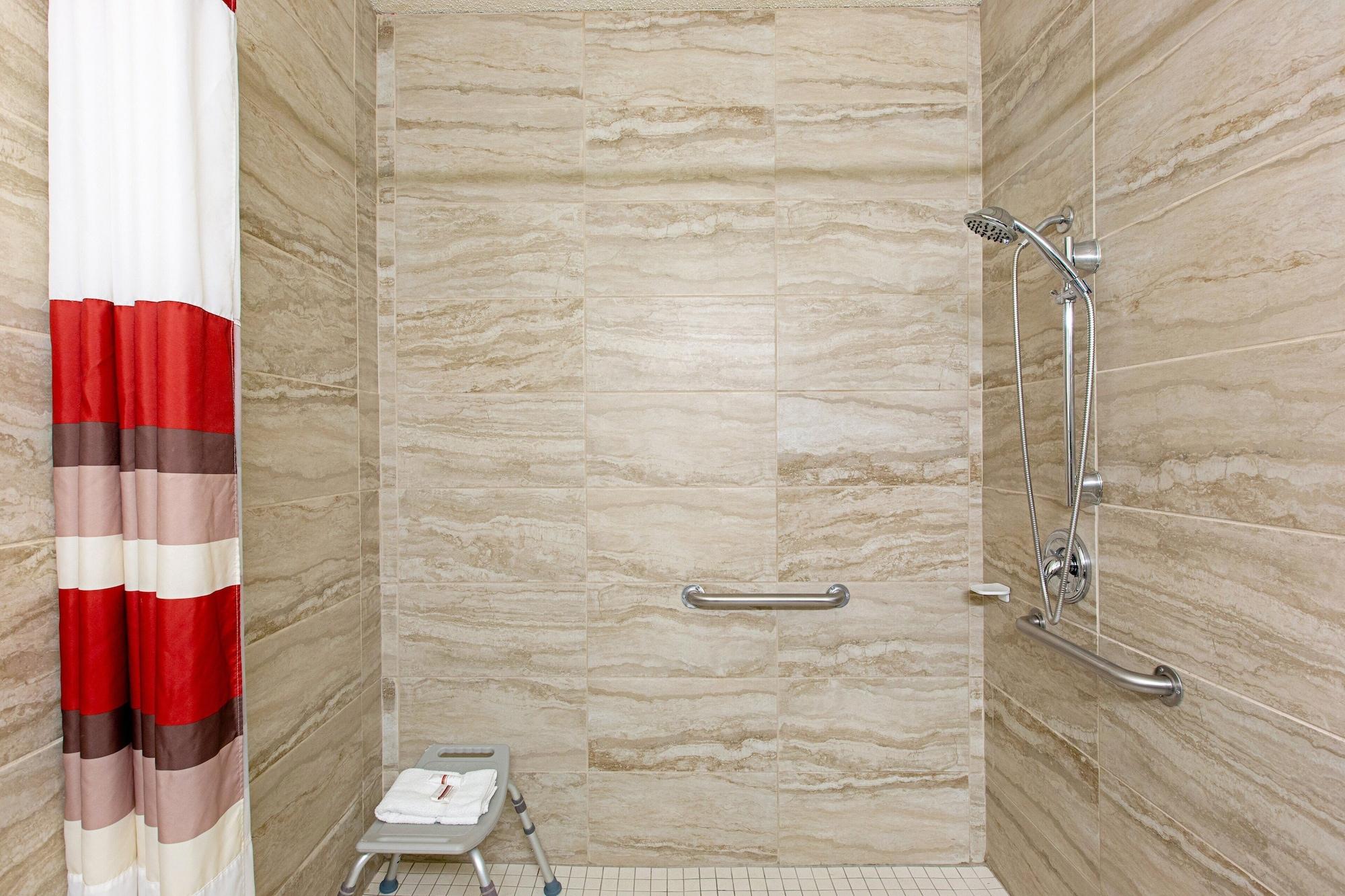 Red Roof Inn & Suites Omaha - קאונסיל בלאפס מראה חיצוני תמונה