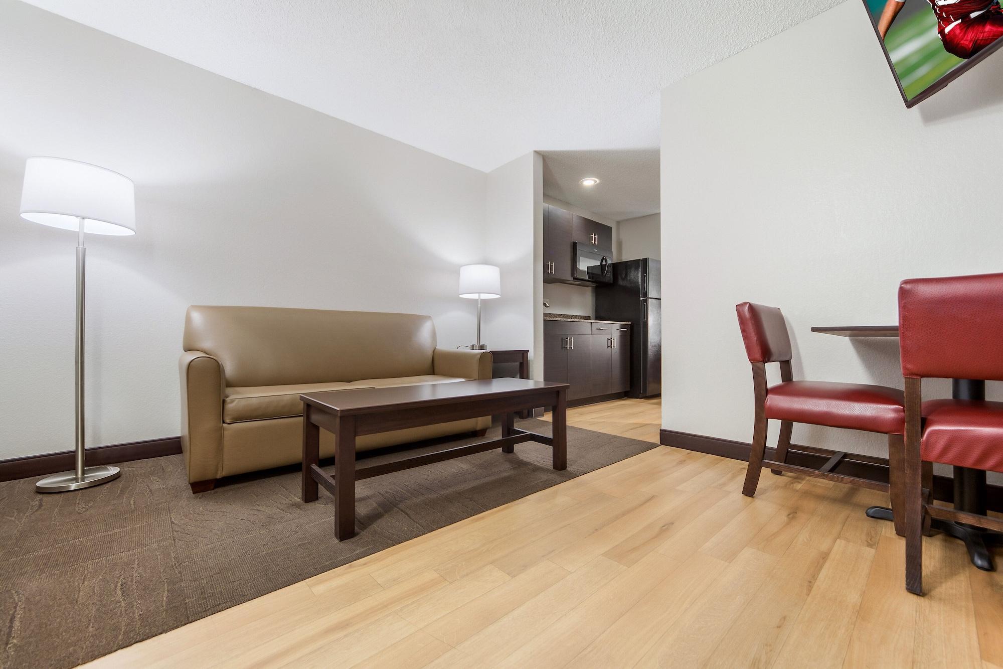 Red Roof Inn & Suites Omaha - קאונסיל בלאפס מראה חיצוני תמונה